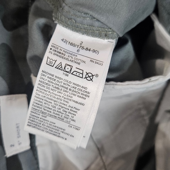 Gap Shorts Womens 2 Camo 5 Inch Inseam Stretch Cotton Utility Patch Pockets NEW - Picture 4 of 5